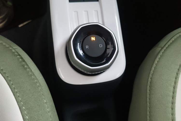 Used Geely Galaxy Panda 2025 210km Panda Rider Gear Lever