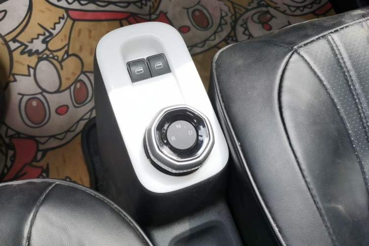 Used Geely Galaxy Panda 2025 210 km – Yuanqi Bear Gear Lever