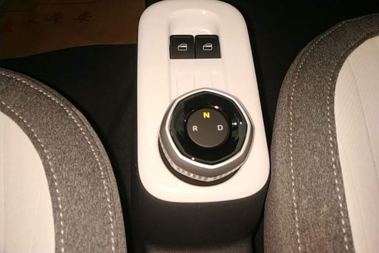 Used Geely Galaxy Panda 2025 210 km – Yuanqi Bear Gear Lever