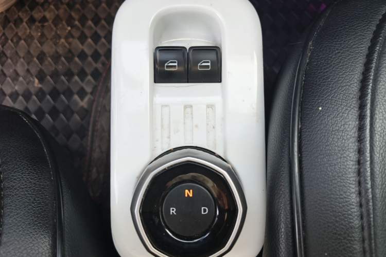 Used Geely Galaxy Panda 2025 210 km – Yuanqi Bear Gear Lever