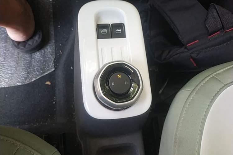Used Geely Galaxy Panda 2025 210km Panda Rider Gear Lever