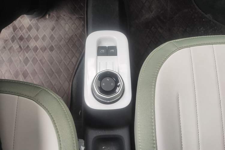 Used Geely Galaxy Panda 2025 210km Panda Rider Gear Lever