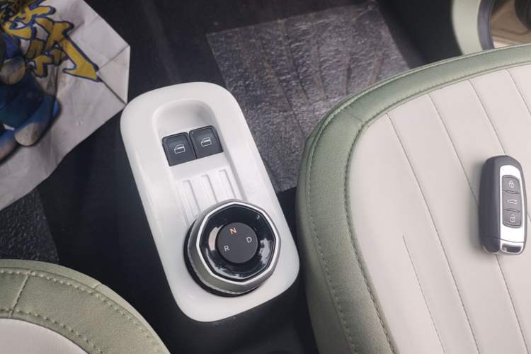 Used Geely Galaxy Panda 2025 210km Panda Rider Gear Lever