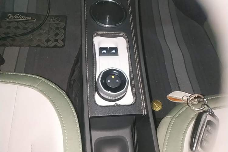 Used Geely Galaxy Panda 2025 210km Panda Rider Gear Lever