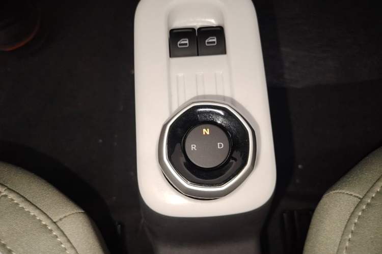 Used Geely Galaxy Panda 2025 210km Panda Rider Gear Lever