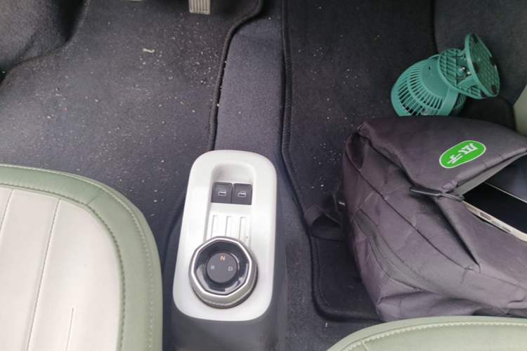 Used Geely Galaxy Panda 2025 210km Panda Rider Gear Lever