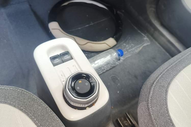 Used Geely Galaxy Panda 2025 210 km – Yuanqi Bear Gear Lever