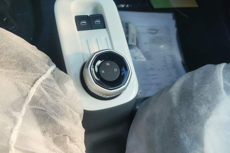 Used Geely Galaxy Panda 2025 210 km – Yuanqi Bear Gear Lever