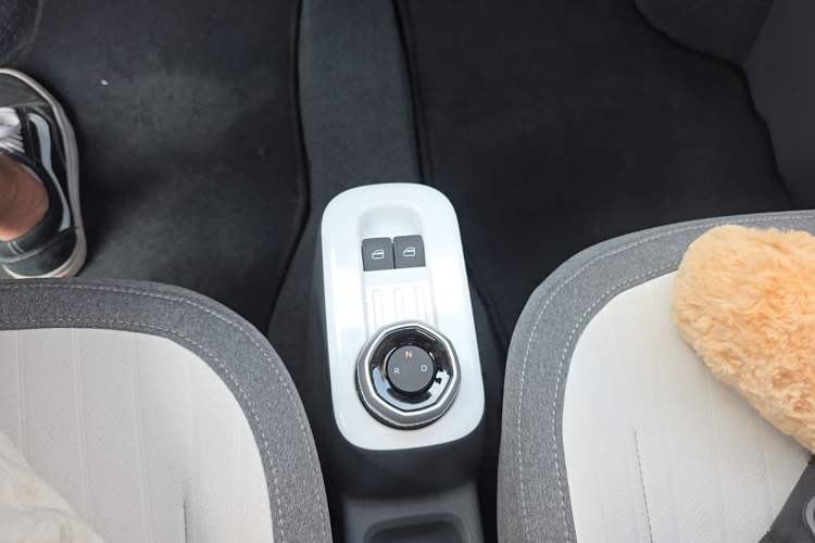 Used Geely Galaxy Panda 2025 210 km – Yuanqi Bear Gear Lever
