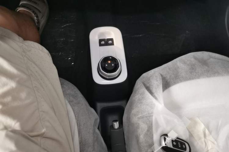 Used Geely Galaxy Panda 2025 210 km – Yuanqi Bear Gear Lever