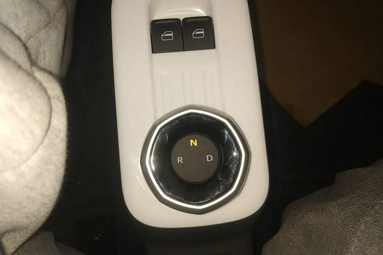 Used Geely Galaxy Panda 2025 210 km – Yuanqi Bear Gear Lever