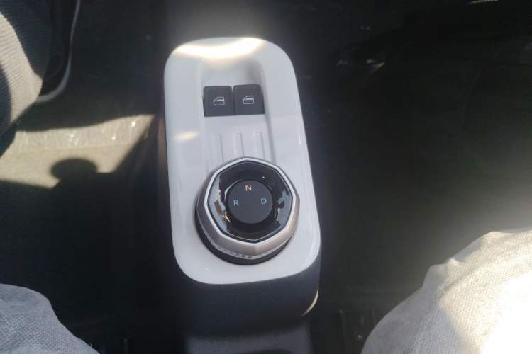 Used Geely Galaxy Panda 2025 210 km – Yuanqi Bear Gear Lever