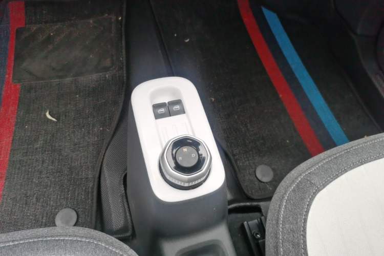 Used Geely Galaxy Panda 2025 210 km – Yuanqi Bear Gear Lever