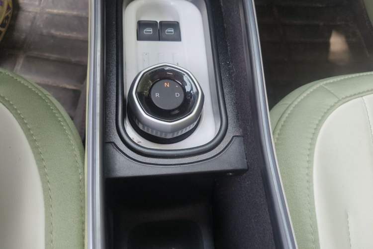 Used Geely Galaxy Panda 2025 210km Panda Rider Gear Lever