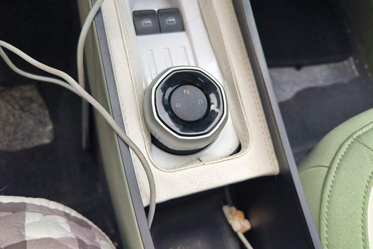 Used Geely Galaxy Panda 2025 210km Panda Rider Gear Lever