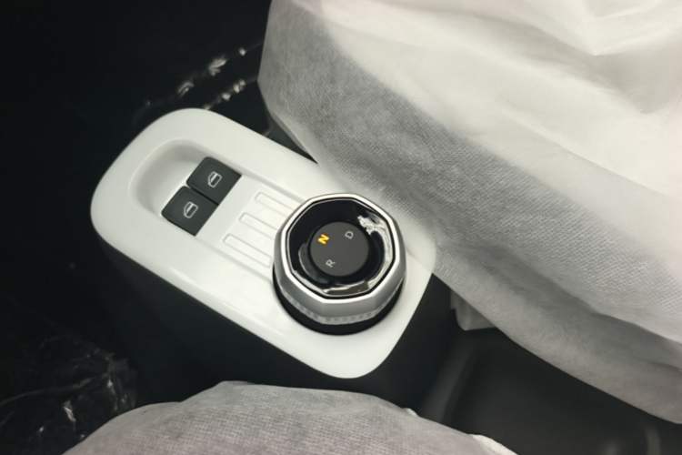 Used Geely Galaxy Panda 2025 210 km – Yuanqi Bear Gear Lever