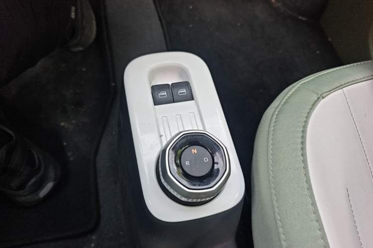 Used Geely Galaxy Panda 2025 210km Panda Rider Gear Lever