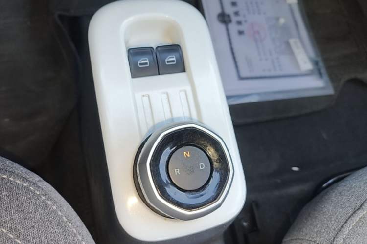 Used Geely Galaxy Panda 2025 210 km – Yuanqi Bear Gear Lever