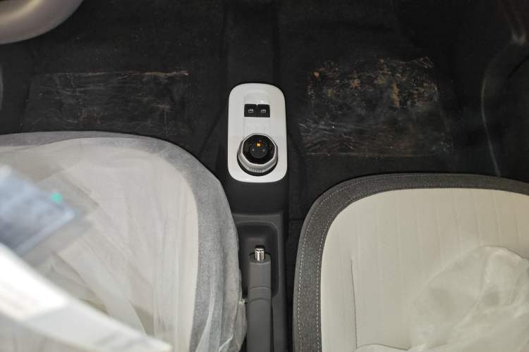 Used Geely Galaxy Panda 2025 210 km – Yuanqi Bear Gear Lever