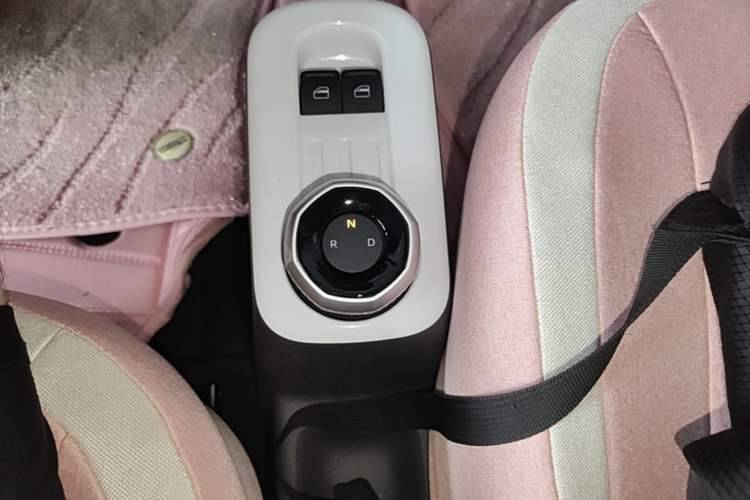 Used Geely Galaxy Panda 2025 210 km – Yuanqi Bear Gear Lever