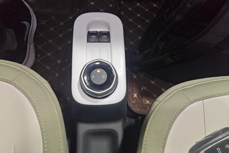 Used Geely Galaxy Panda 2025 210km Panda Rider Gear Lever