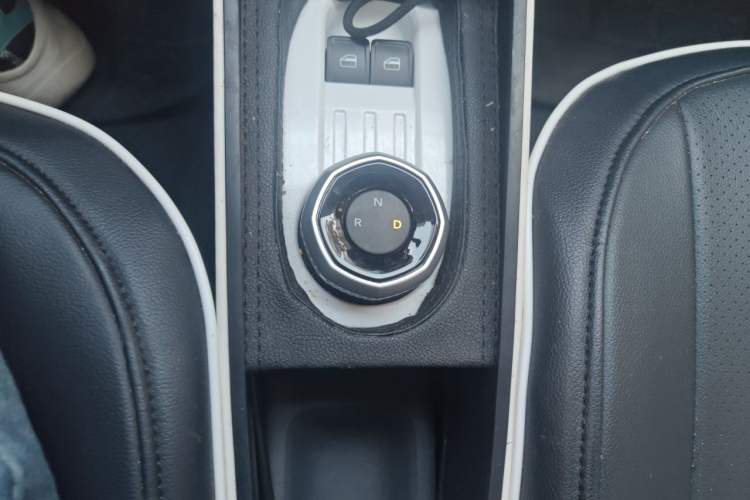 Used Geely Galaxy Panda 2025 210 km – Yuanqi Bear Gear Lever