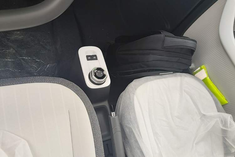Used Geely Galaxy Panda 2025 210 km – Yuanqi Bear Gear Lever