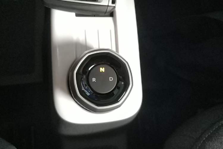 Used Geely Galaxy Panda 2025 210 km – Yuanqi Bear Gear Lever