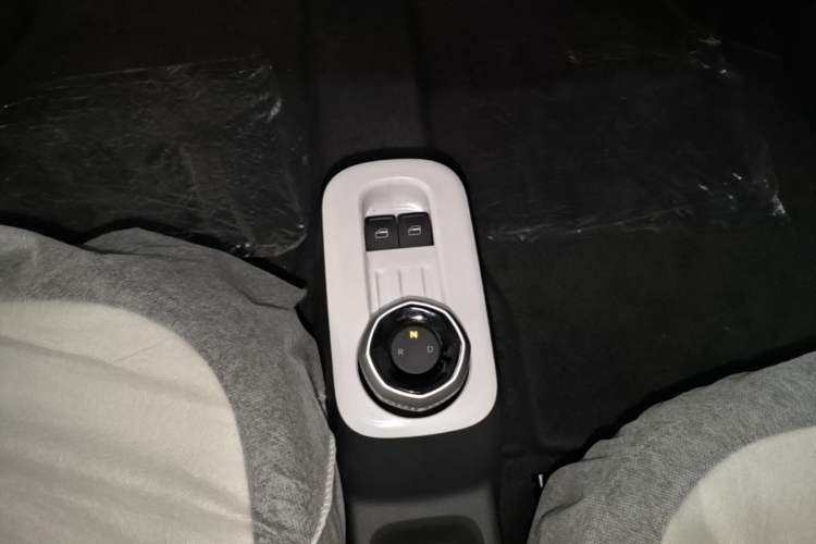 Used Geely Galaxy Panda 2025 210 km – Yuanqi Bear Gear Lever