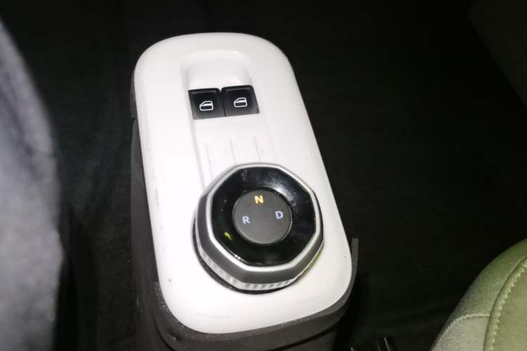 Used Geely Galaxy Panda 2025 210km Panda Rider Gear Lever