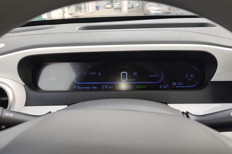 Used Geely Galaxy Panda 2025 210 km – Yuanqi Bear Instrument Cluster