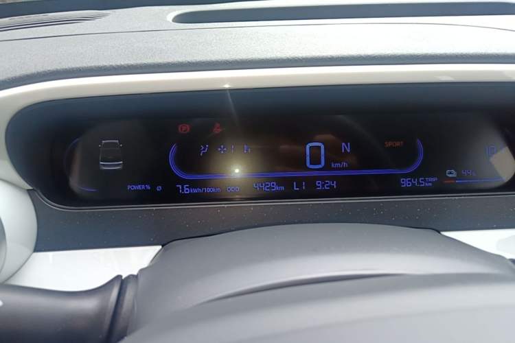 Used Geely Galaxy Panda 2025 210 km – Yuanqi Bear Instrument Cluster