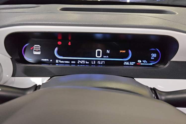 Used Geely Galaxy Panda 2025 210 km – Yuanqi Bear Instrument Cluster