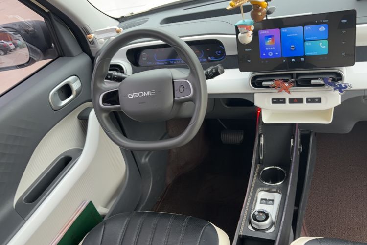 Used Geely Galaxy Panda 2025 210 km – Yuanqi Bear Interior 1