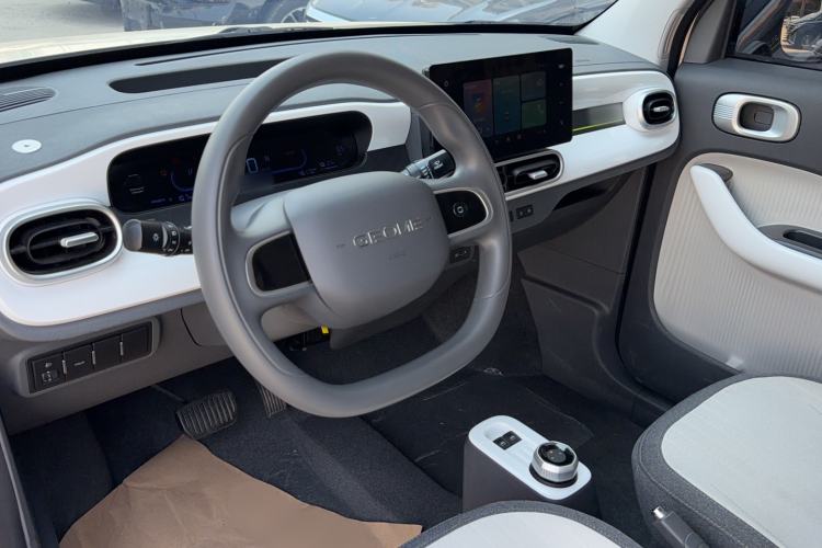 Used Geely Galaxy Panda 2025 210 km – Yuanqi Bear Interior 1