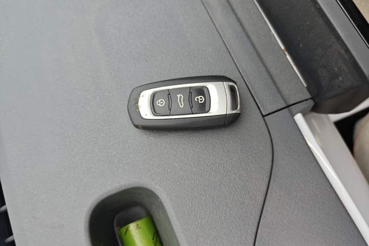 Used Geely Galaxy Panda 2025 210 km – Yuanqi Bear Interior 1