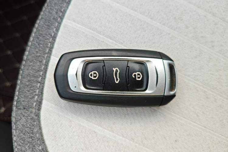 Used Geely Galaxy Panda 2025 210 km – Yuanqi Bear Interior 1