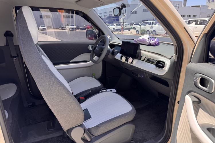 Used Geely Galaxy Panda 2025 210 km – Yuanqi Bear Interior 4