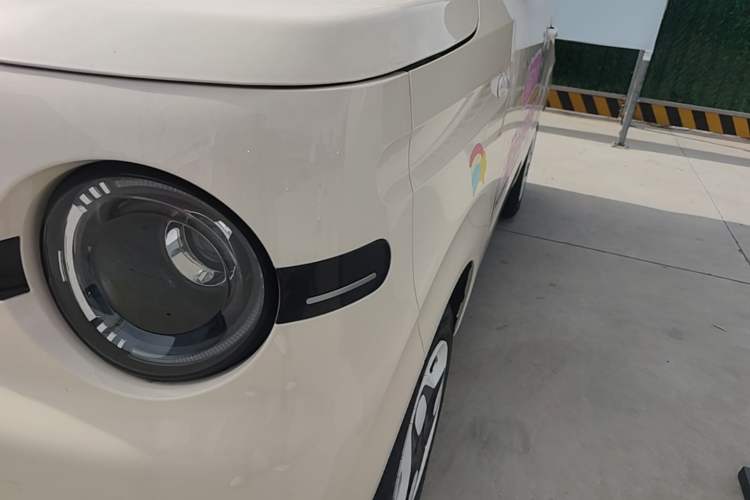 Used Geely Galaxy Panda 2025 210 km – Yuanqi Bear Left Front Headlight