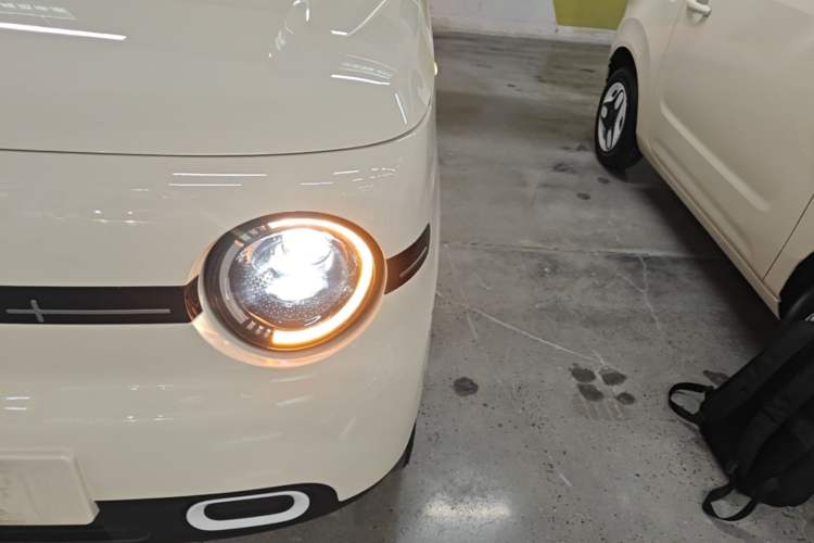 Used Geely Galaxy Panda 2025 210 km – Yuanqi Bear Left Front Headlight