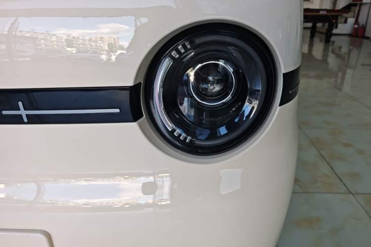 Used Geely Galaxy Panda 2025 210 km – Yuanqi Bear Left Front Headlight