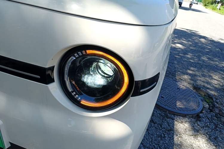 Used Geely Galaxy Panda 2025 210 km – Yuanqi Bear Left Front Headlight