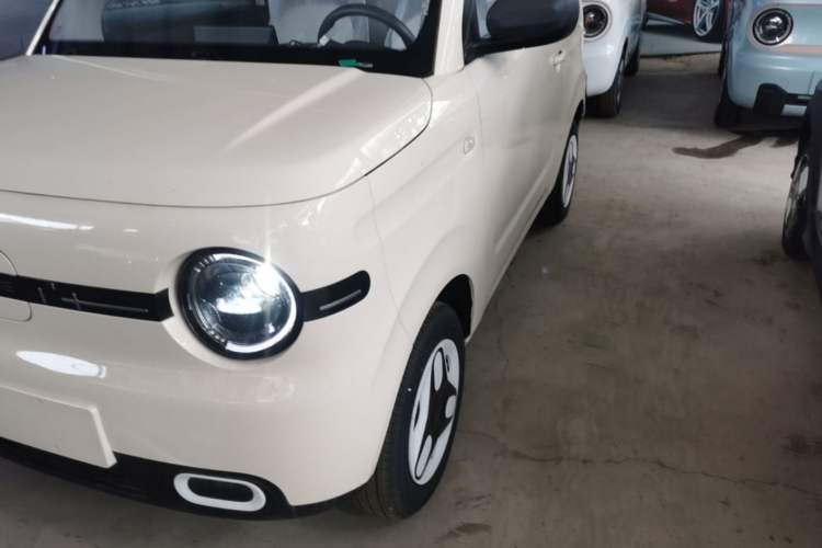 Used Geely Galaxy Panda 2025 210 km – Yuanqi Bear Left Front Headlight