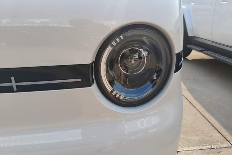 Used Geely Galaxy Panda 2025 210 km – Yuanqi Bear Left Front Headlight