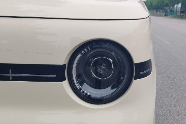 Used Geely Galaxy Panda 2025 210 km – Yuanqi Bear Left Front Headlight