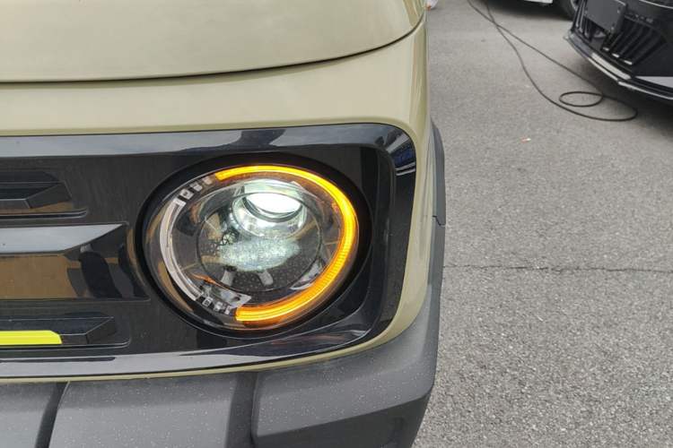 Used Geely Galaxy Panda 2025 210km Panda Rider Left Front Headlight