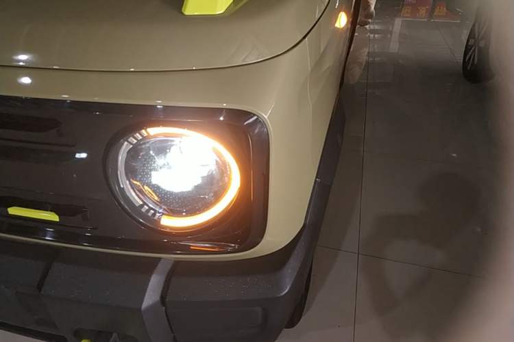 Used Geely Galaxy Panda 2025 210km Panda Rider Left Front Headlight