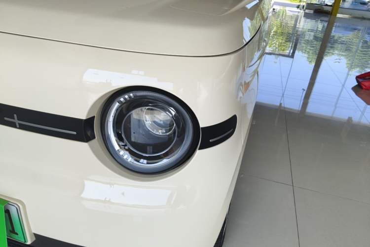 Used Geely Galaxy Panda 2025 210 km – Yuanqi Bear Left Front Headlight