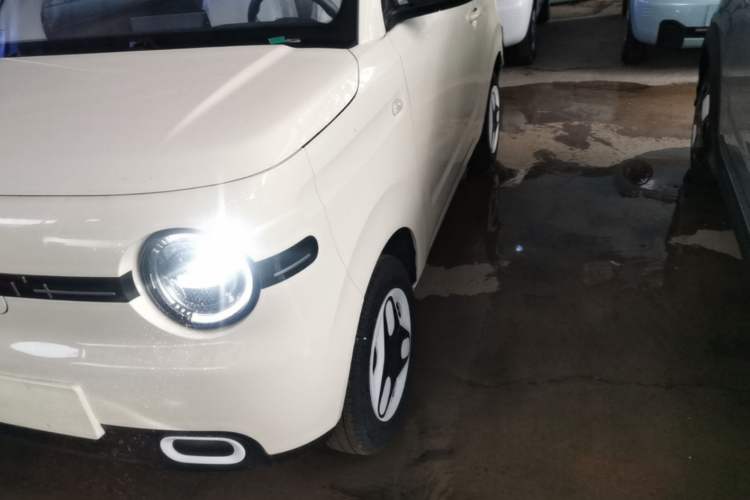 Used Geely Galaxy Panda 2025 210 km – Yuanqi Bear Left Front Headlight