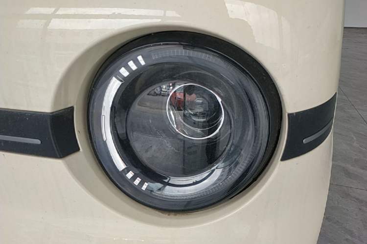 Used Geely Galaxy Panda 2025 210 km – Yuanqi Bear Left Front Headlight